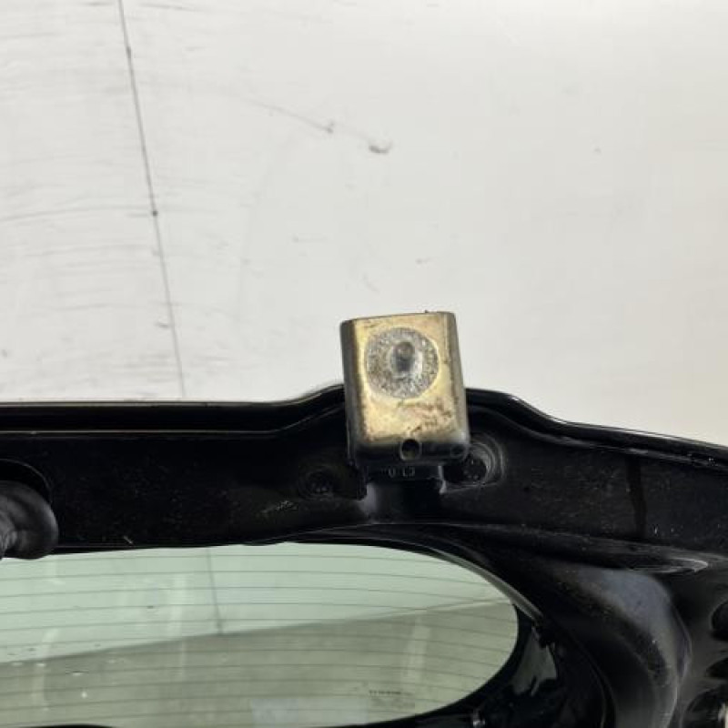 Malle/Hayon arriere RENAULT CLIO 4 Photo n°7