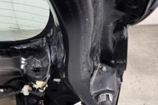 Malle/Hayon arriere RENAULT CLIO 4