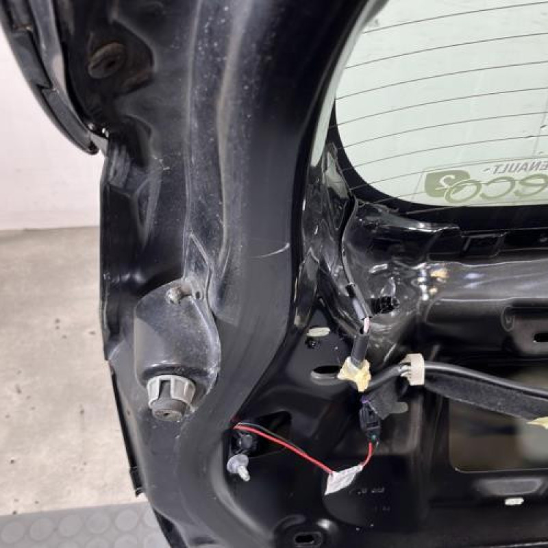 Malle/Hayon arriere RENAULT CLIO 4 Photo n°9