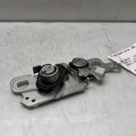 Fermeture de capot PEUGEOT 208 2 Photo n°1