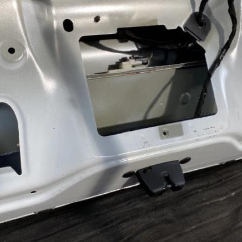 Malle/Hayon arriere CITROEN C5 2 Photo n°4