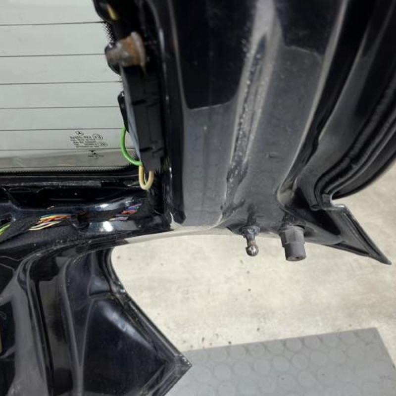 Malle/Hayon arriere MERCEDES CLASSE A 176 Photo n°8