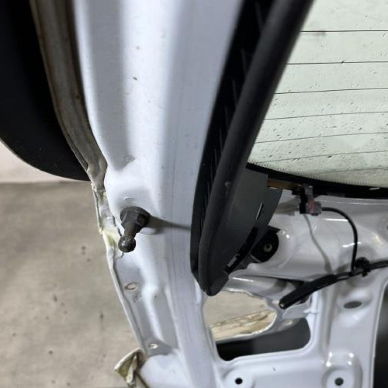 Malle/Hayon arriere KIA CEE-D 2 Photo n°8