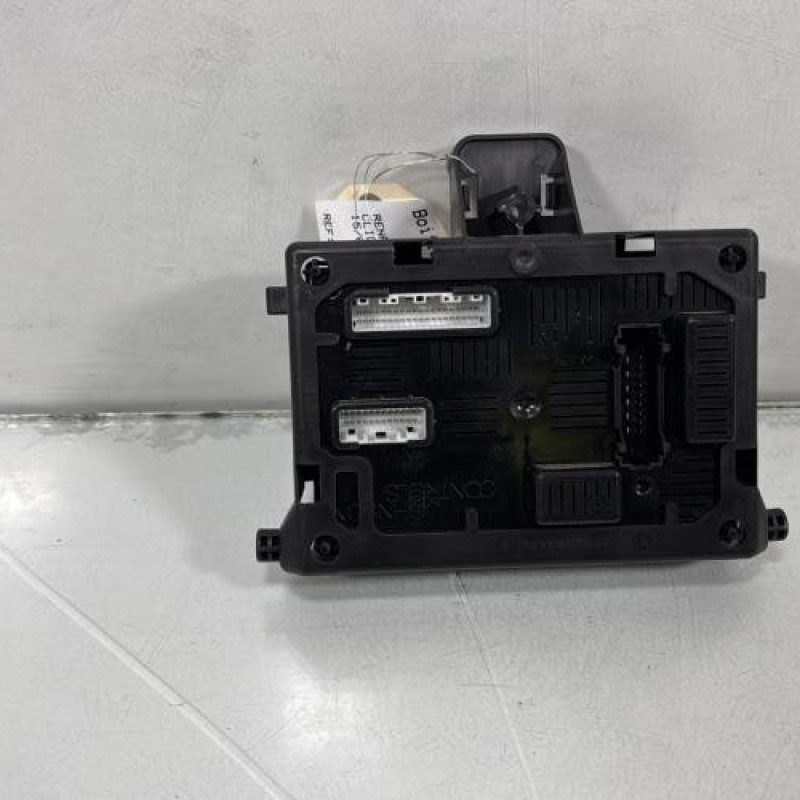 Boitier UCH RENAULT CLIO 3 Photo n°1