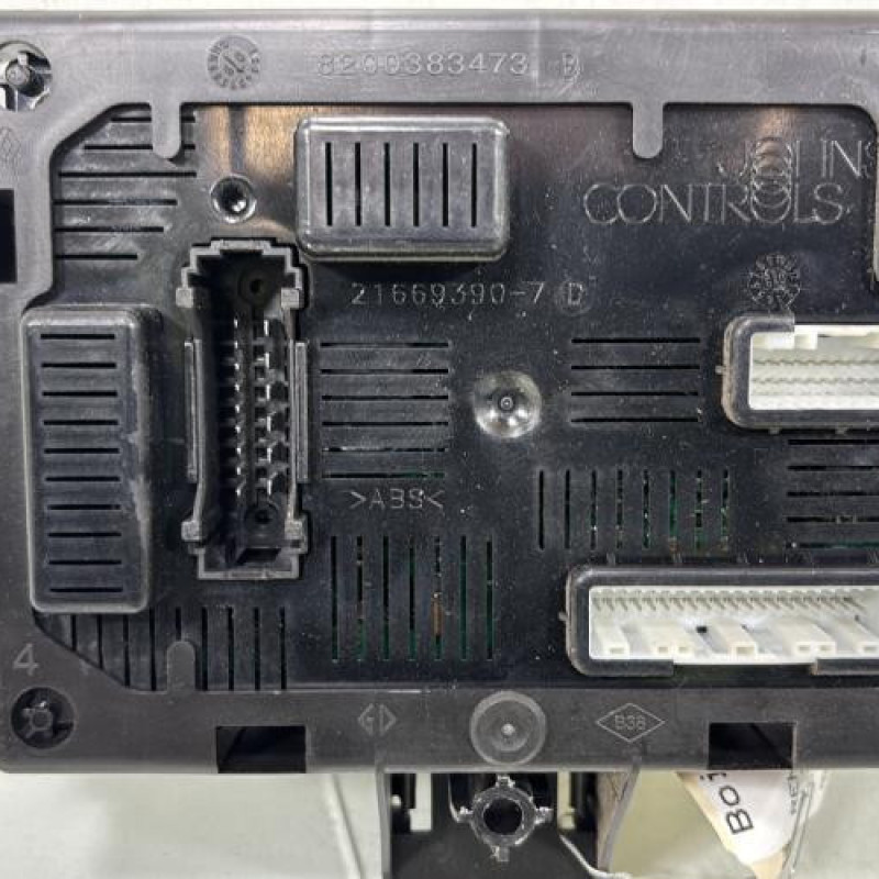 Boitier UCH RENAULT CLIO 3 Photo n°2