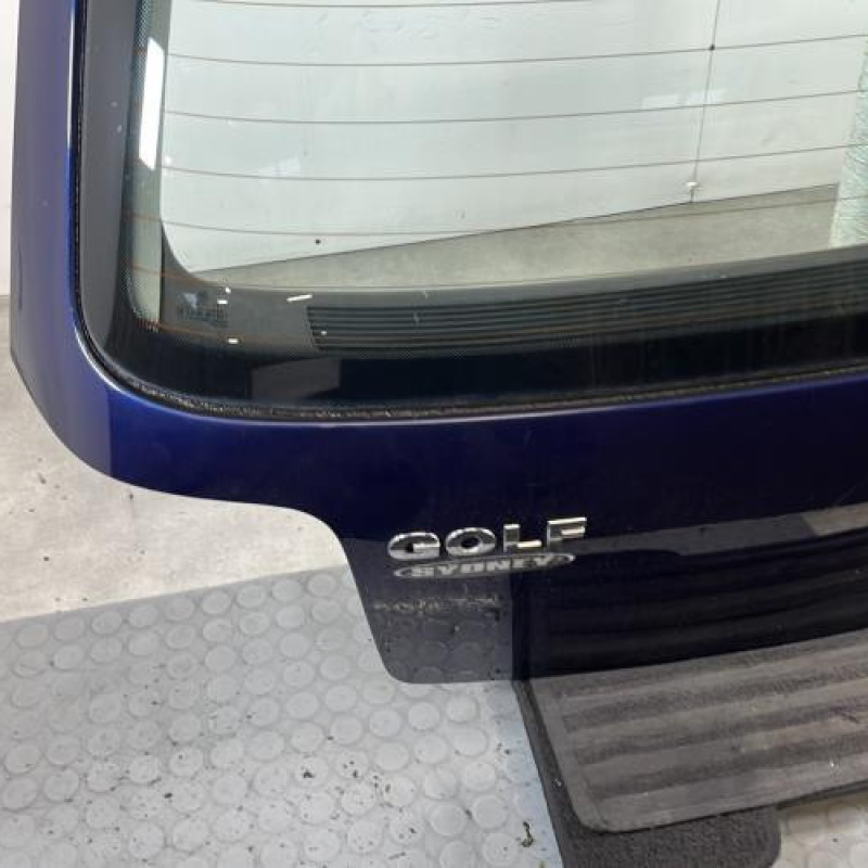 Malle/Hayon arriere VOLKSWAGEN GOLF 4 Photo n°5