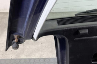 Malle/Hayon arriere VOLKSWAGEN GOLF 4