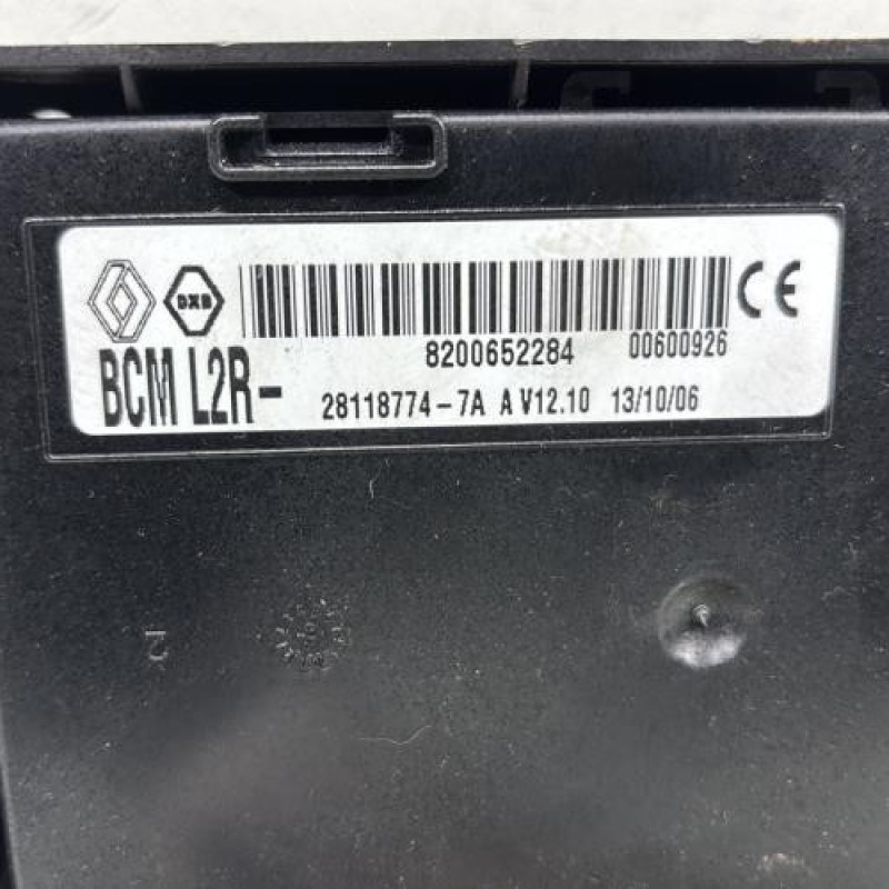 Boitier UCH RENAULT CLIO 3 Photo n°4