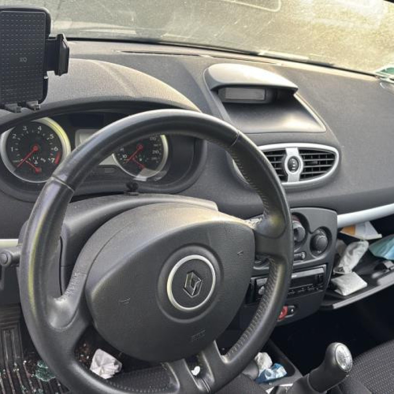 Boitier UCH RENAULT CLIO 3 Photo n°16