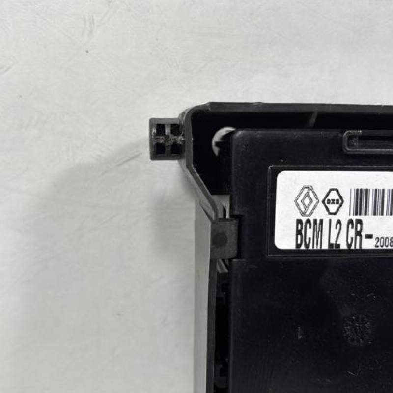 Boitier UCH RENAULT CLIO 3 Photo n°6