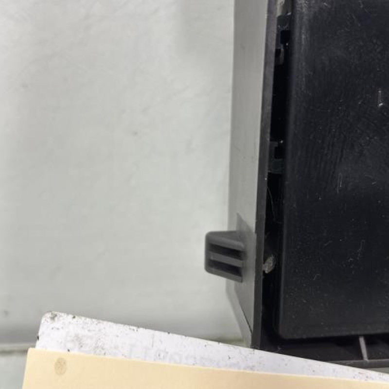 Boitier UCH RENAULT CLIO 3 Photo n°7