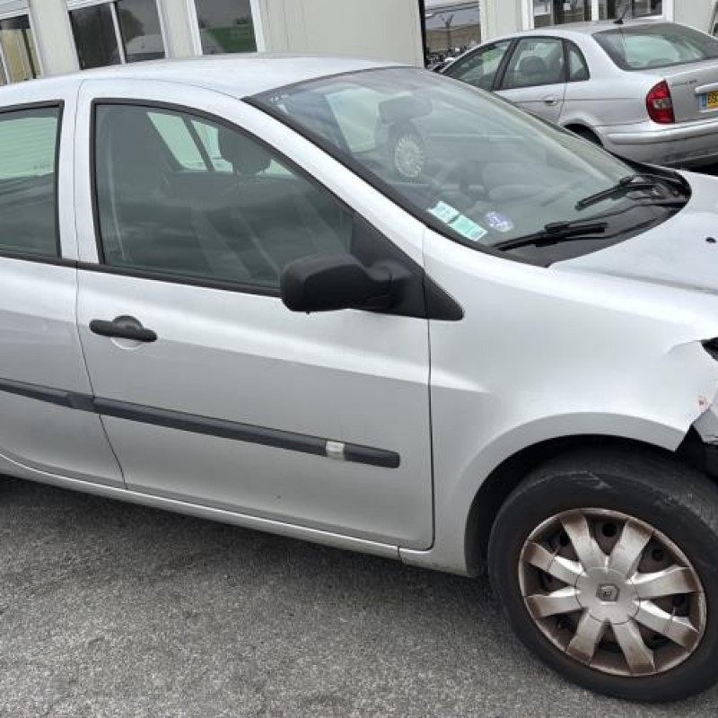 Boitier UCH RENAULT CLIO 3 Photo n°16