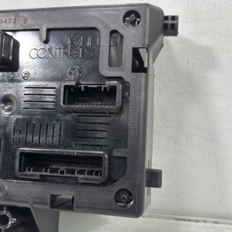 Boitier UCH RENAULT CLIO 3 Photo n°3