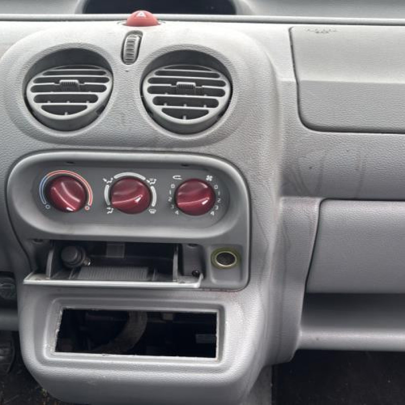 Bouton de coffre RENAULT TWINGO 1 Photo n°17