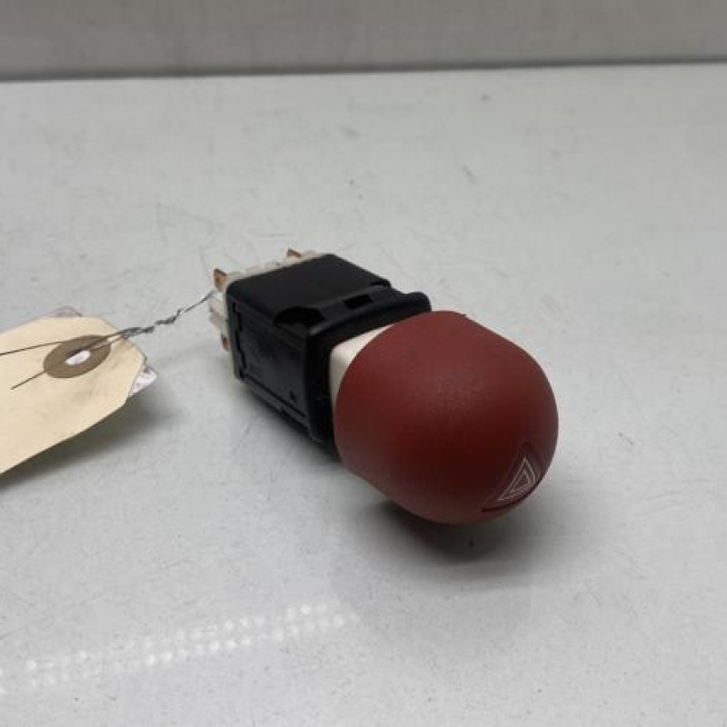 Bouton de warning RENAULT TWINGO 1 Photo n°1