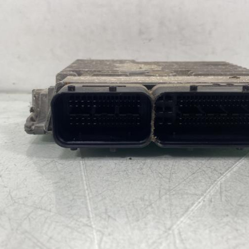 Calculateur moteur VOLKSWAGEN GOLF 6 Photo n°4