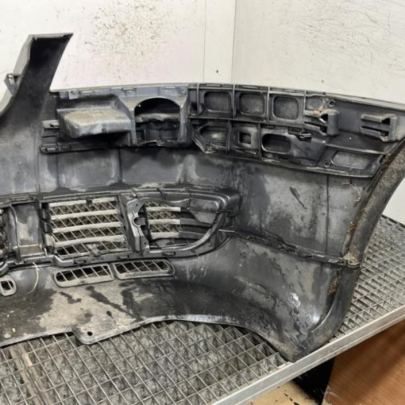 Pare choc avant VOLKSWAGEN PASSAT 4 Photo n°4