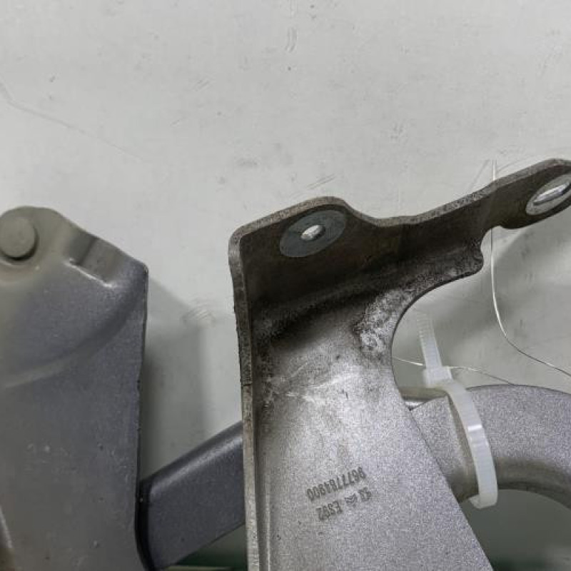 Charniere de capot PEUGEOT 308 2 Photo n°5