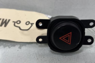 Bouton de warning NISSAN PATHFINDER 2