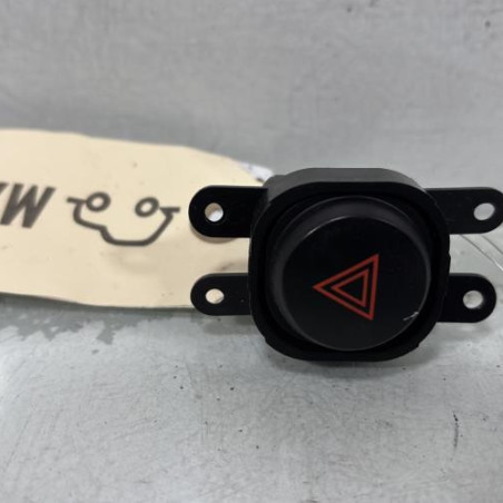 Bouton de warning NISSAN PATHFINDER 2