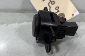 Bouton de warning NISSAN PATHFINDER 2