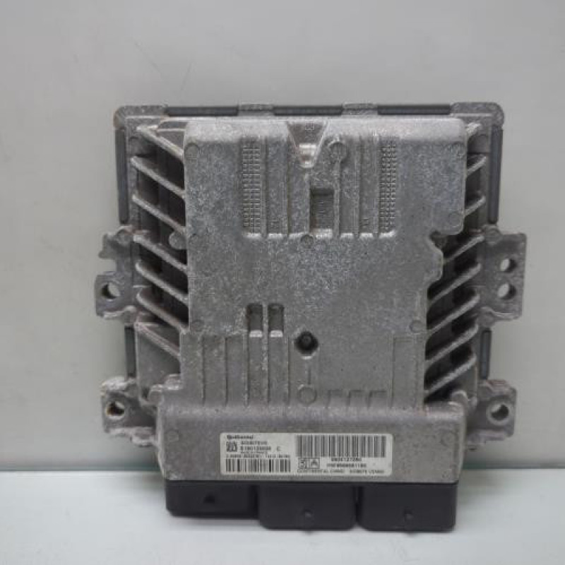 Calculateur moteur PEUGEOT 308 2 Photo n°1
