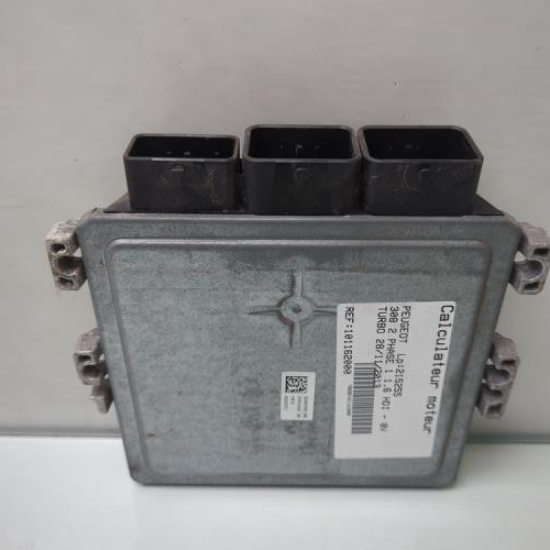 Calculateur moteur PEUGEOT 308 2 Photo n°4