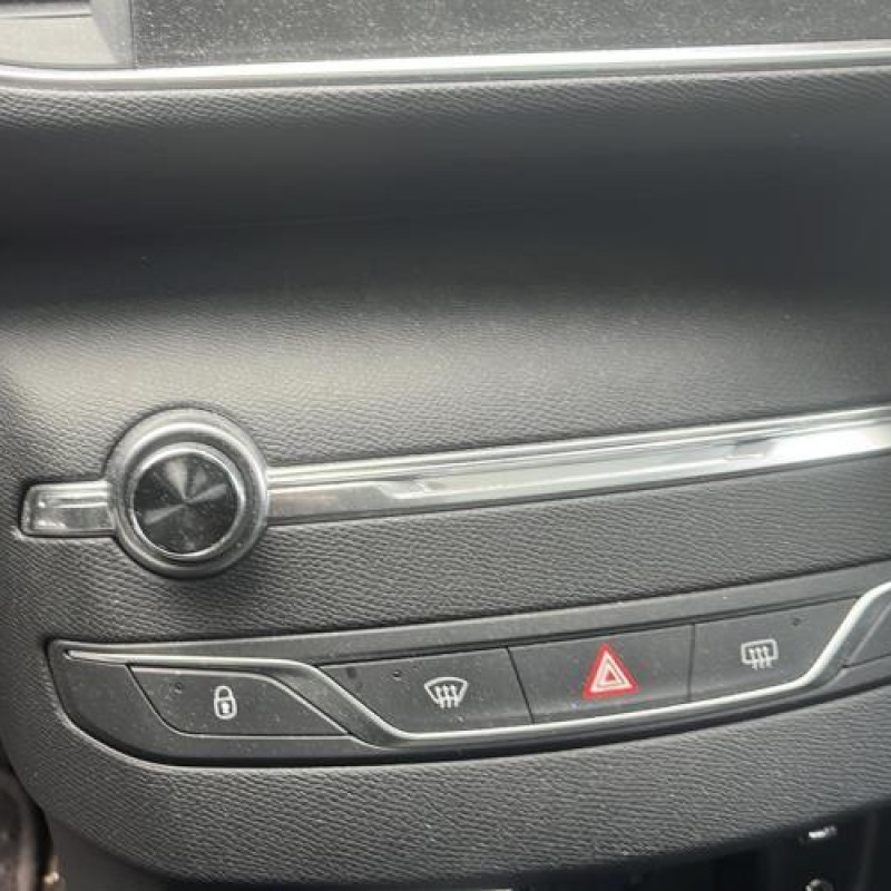 Calculateur moteur PEUGEOT 308 2 Photo n°7