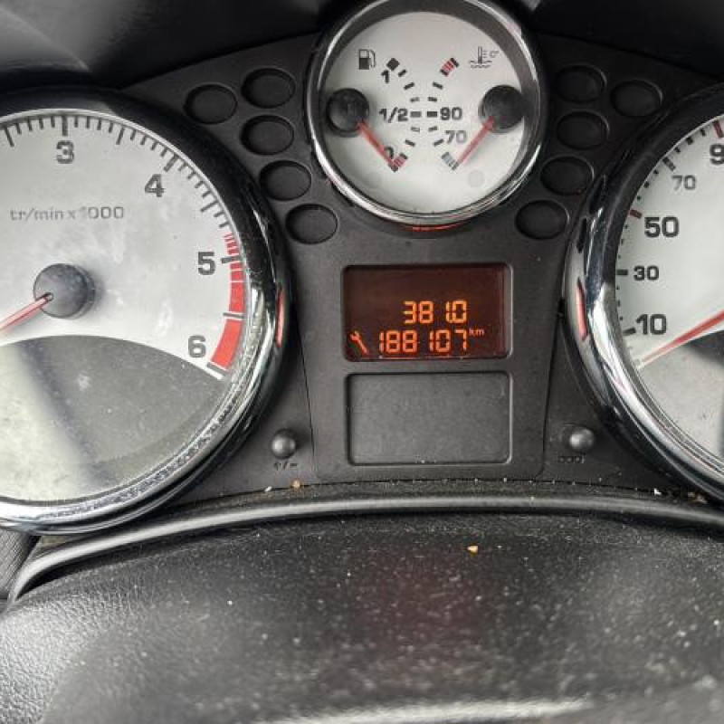 Catalyseur (echappement) PEUGEOT 207 Photo n°1