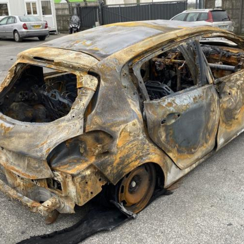 Catalyseur (echappement) PEUGEOT 208 1 Photo n°3