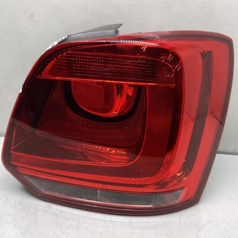 Feu arriere principal droit (feux) VOLKSWAGEN POLO 5 Photo n°1