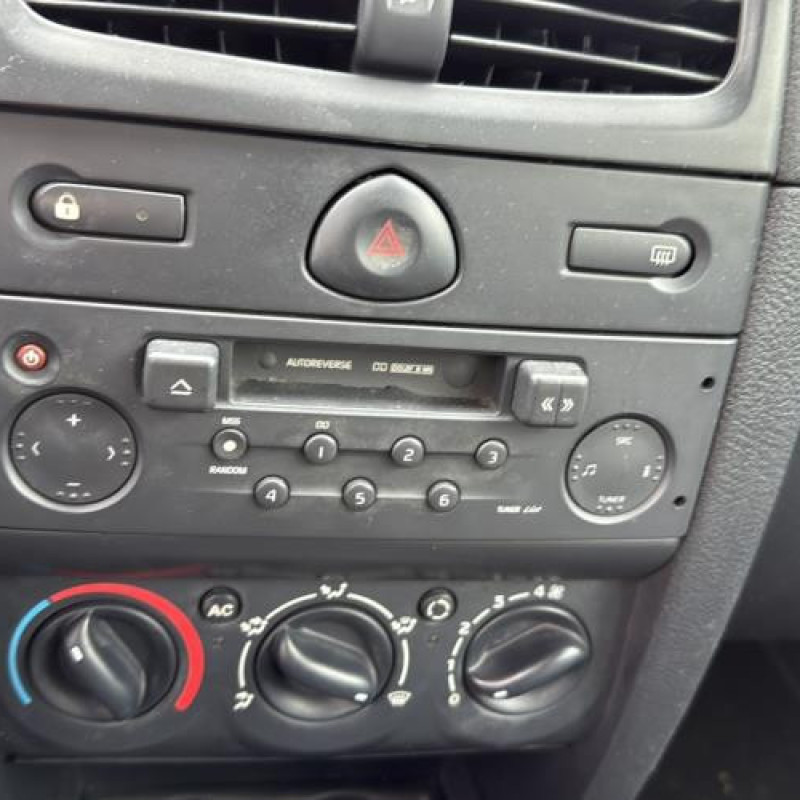 Moteur RENAULT CLIO 2 Photo n°17