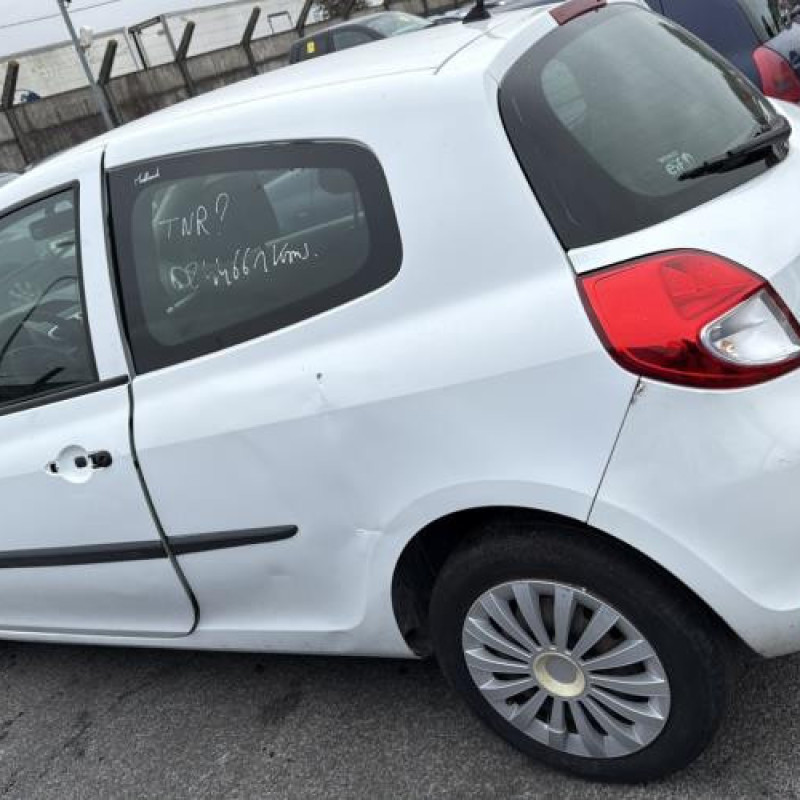 Aile avant droit RENAULT CLIO 3 Photo n°11