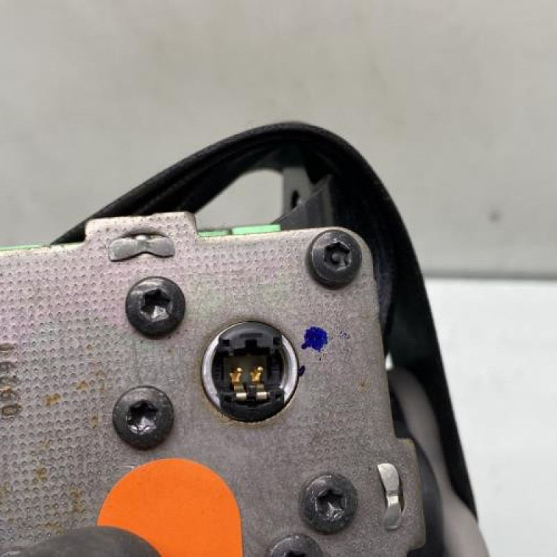 Pretensionneur de ceinture avant droit TOYOTA YARIS 2 Photo n°3