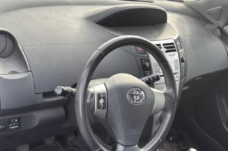 Pretensionneur de ceinture avant droit TOYOTA YARIS 2