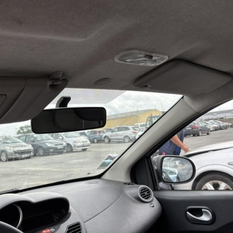 Boitier UCH RENAULT TWINGO 2 Photo n°18