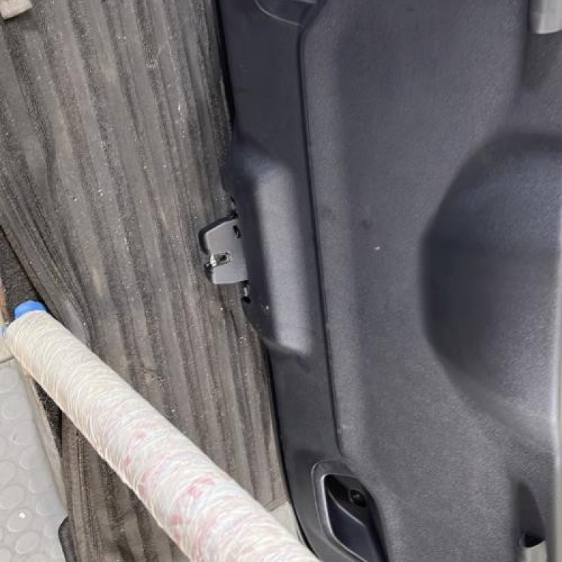 Malle/Hayon arriere PEUGEOT 208 1 Photo n°10