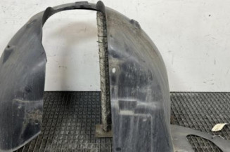 Pare boue avant gauche PEUGEOT 208 1