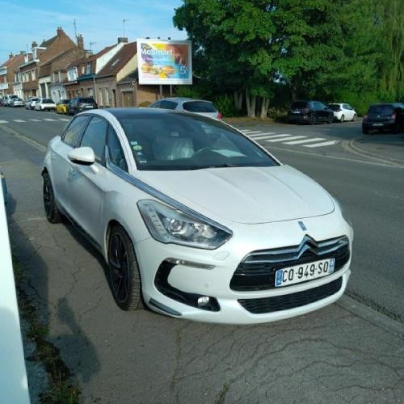 Pare choc arriere CITROEN DS5 Photo n°16