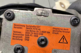 Pretensionneur de ceinture avant gauche TOYOTA YARIS 2