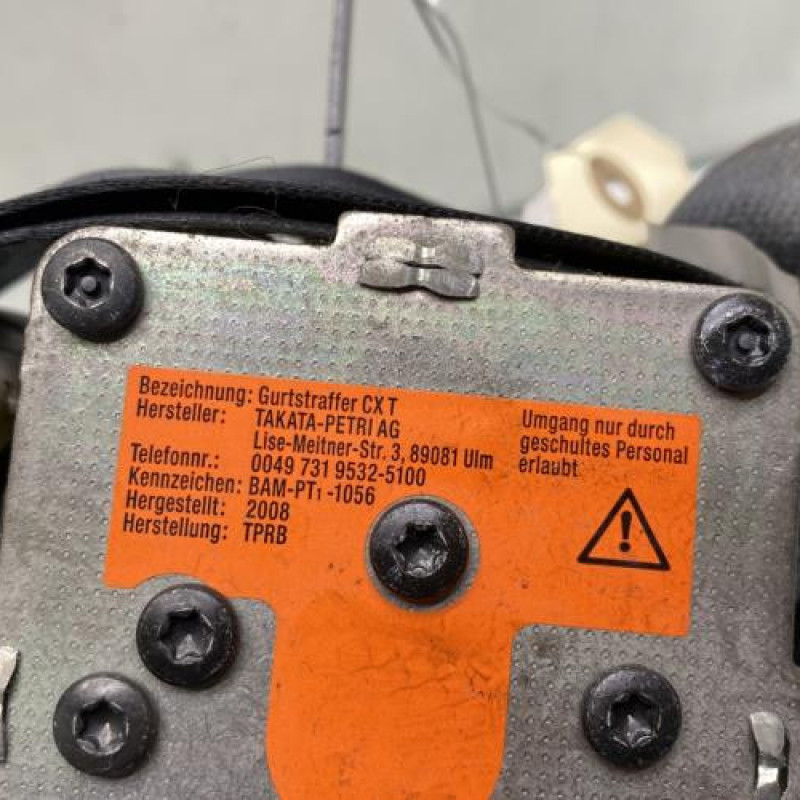 Pretensionneur de ceinture avant gauche TOYOTA YARIS 2 Photo n°4