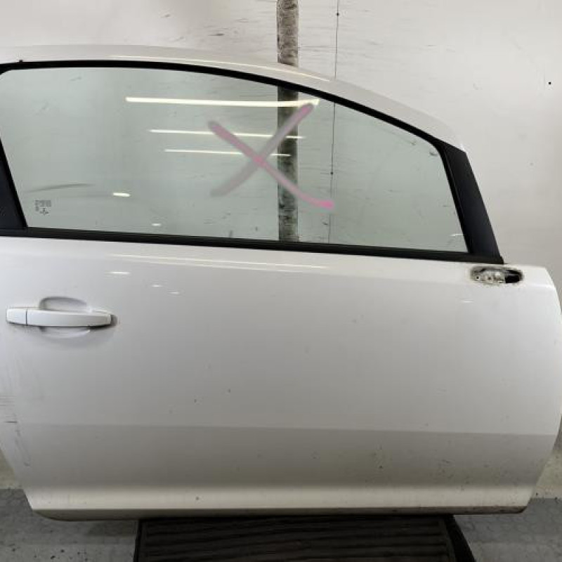 Porte avant droit OPEL CORSA D Photo n°1