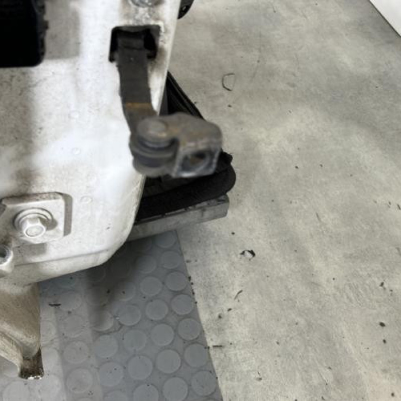 Porte avant droit OPEL CORSA D Photo n°5