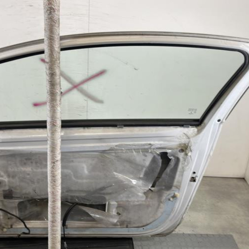 Porte avant droit OPEL CORSA D Photo n°7