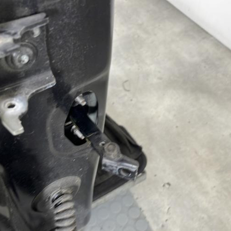 Porte avant droit PEUGEOT 208 1 Photo n°4