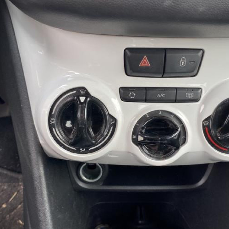 Porte avant droit PEUGEOT 208 1 Photo n°20