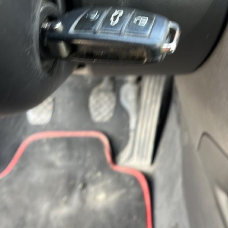 Porte avant droit AUDI A3 2 Photo n°16