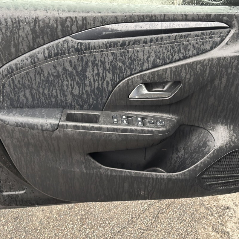 OPEL CORSA F PHASE 1 1.2i - 12V TURBO Photo n°9