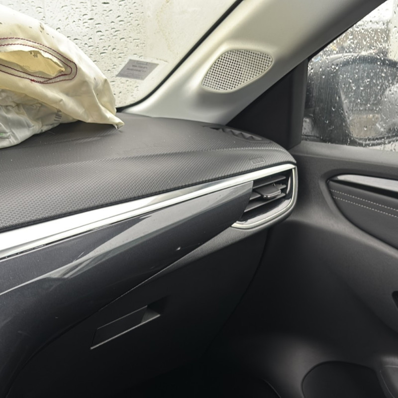 OPEL CORSA F PHASE 1 1.2i - 12V TURBO Photo n°18