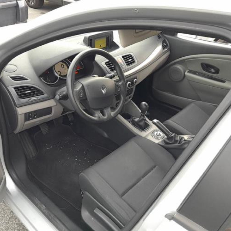 Porte avant gauche RENAULT MEGANE 3 Photo n°14